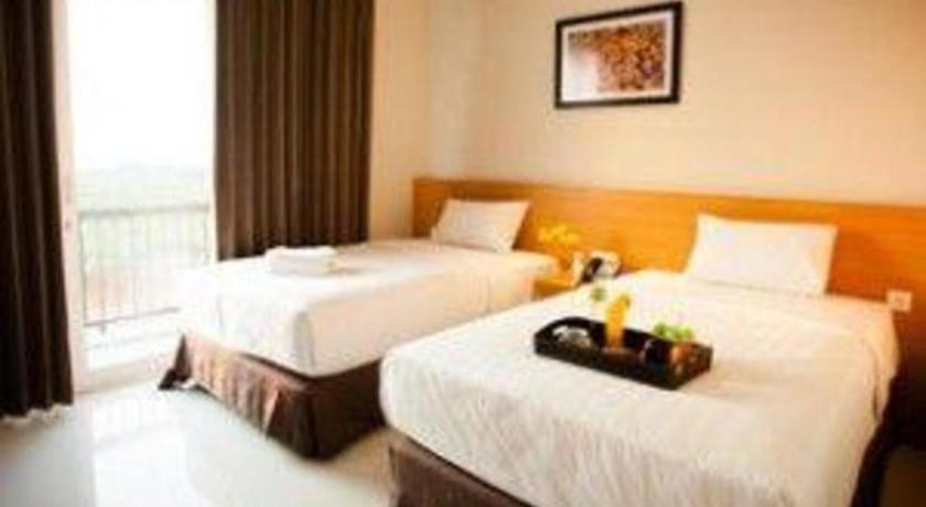 D'Season Premiere Hotel Jepara Exterior photo