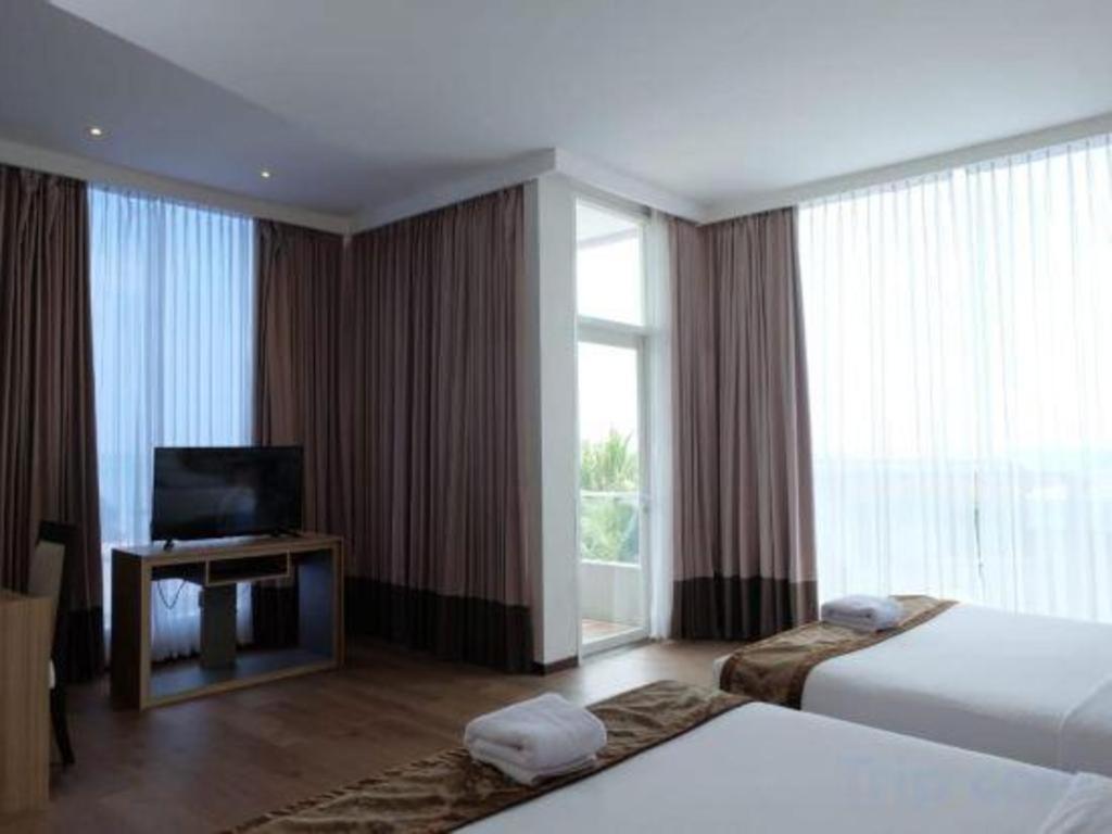 D'Season Premiere Hotel Jepara Exterior photo